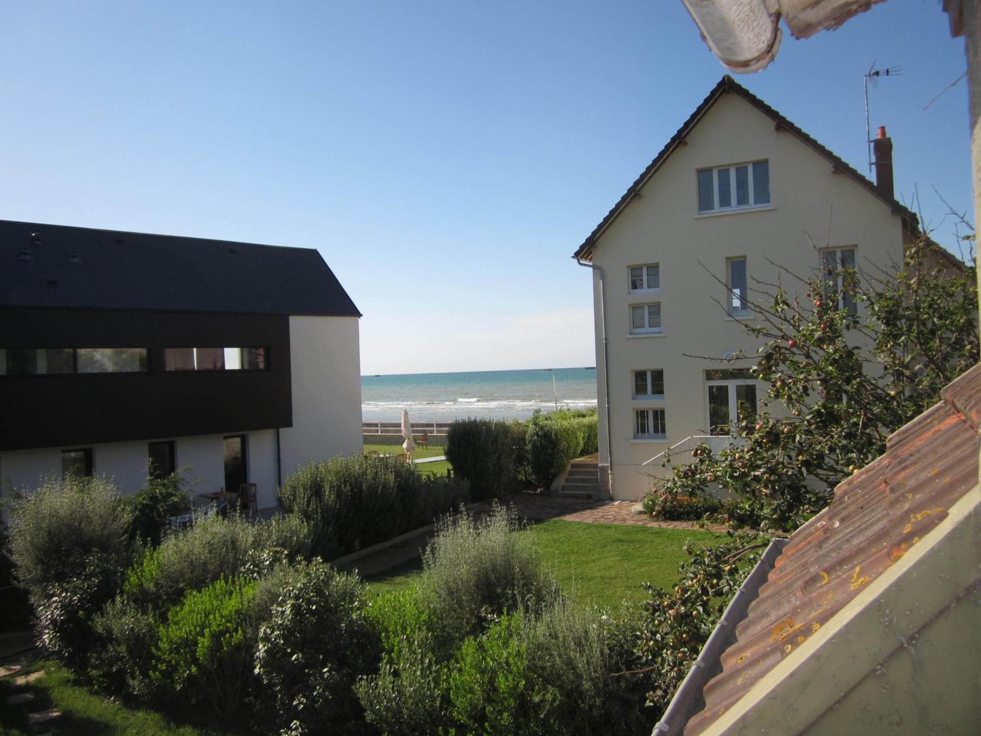 Gites En Normandie En Front De Mer A Asnelles , 3Km D'Arromanches, 10Km De Bayeux エクステリア 写真
