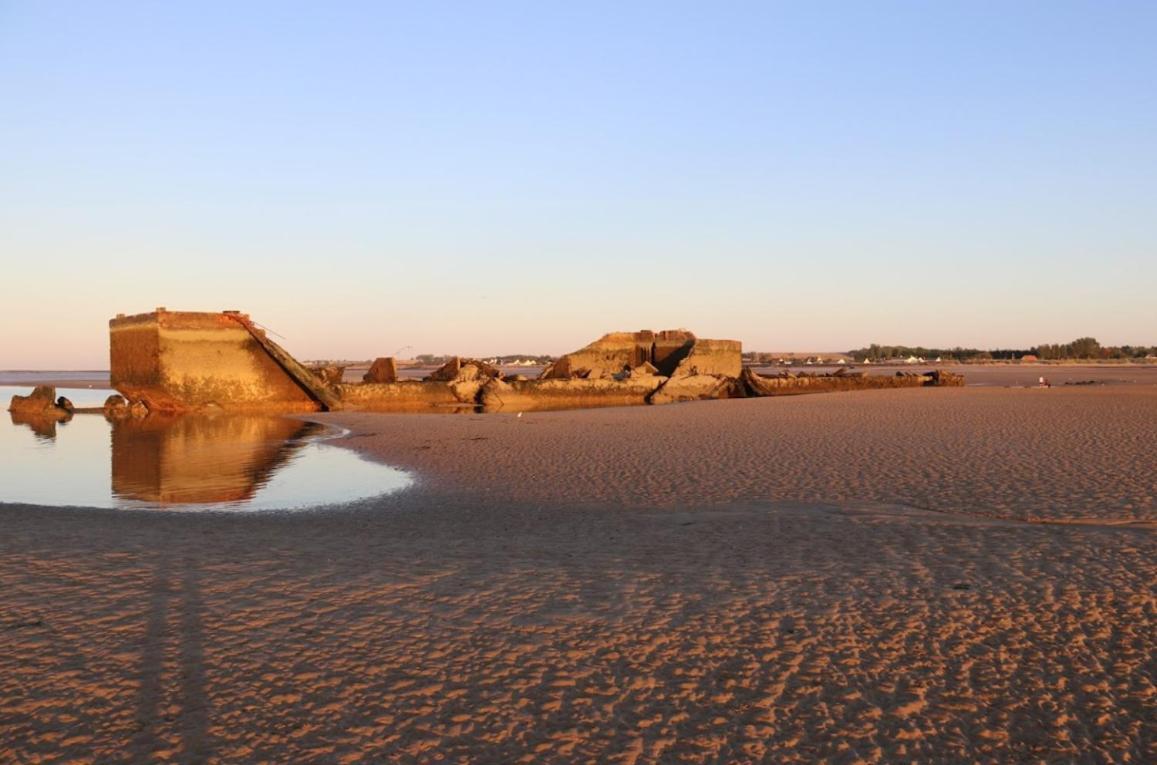 Gites En Normandie En Front De Mer A Asnelles , 3Km D'Arromanches, 10Km De Bayeux エクステリア 写真